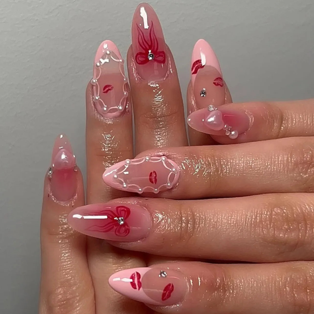 24pcs Pink Almond Press on Nails Flower Pattern False Nails Wearable Stick-on Nails Fake Nail Uñas Postizas Накладные Ногти 네일팁