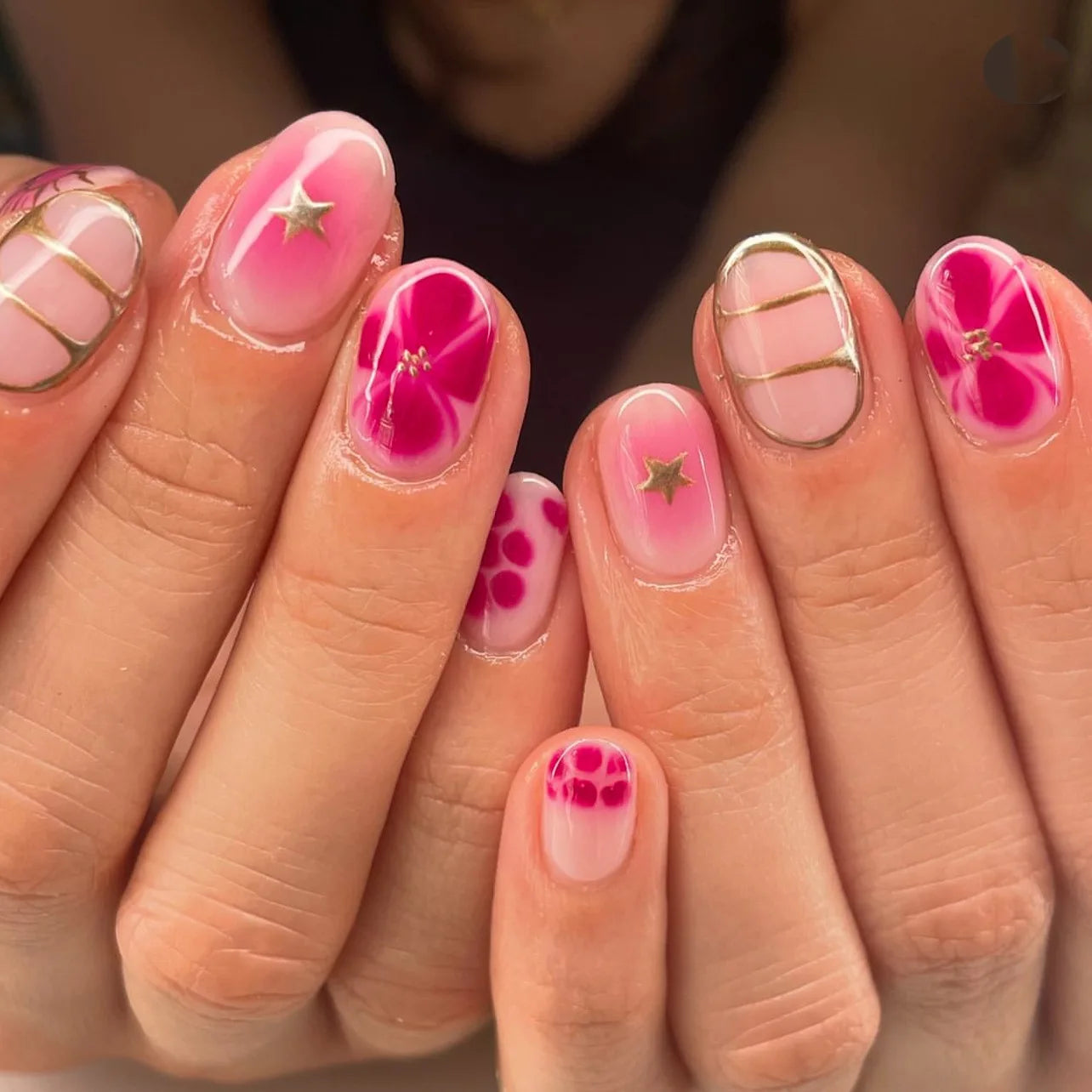 24pcs Pink Almond Press on Nails Flower Pattern False Nails Wearable Stick-on Nails Fake Nail Uñas Postizas Накладные Ногти 네일팁