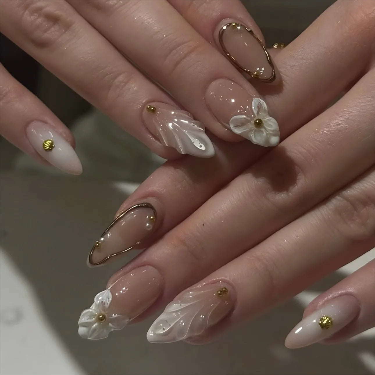 24pcs Pink Almond Press on Nails Flower Pattern False Nails Wearable Stick-on Nails Fake Nail Uñas Postizas Накладные Ногти 네일팁