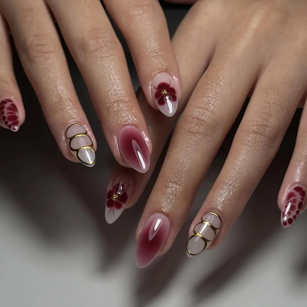 24pcs Pink Almond Press on Nails Flower Pattern False Nails Wearable Stick-on Nails Fake Nail Uñas Postizas Накладные Ногти 네일팁