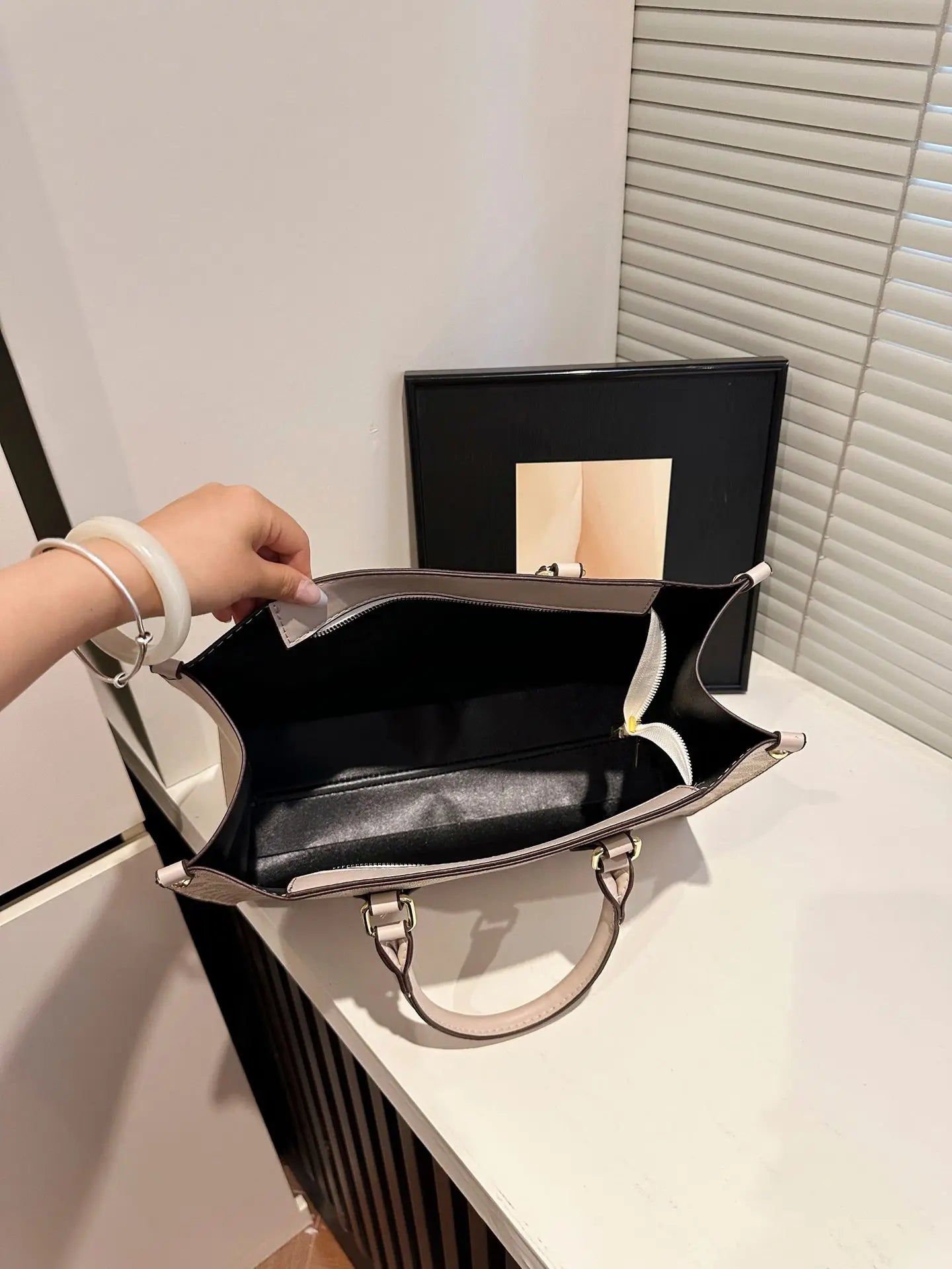 New fashion women's bag large capacity tote bag high sense portable shoulder versatile women's bag