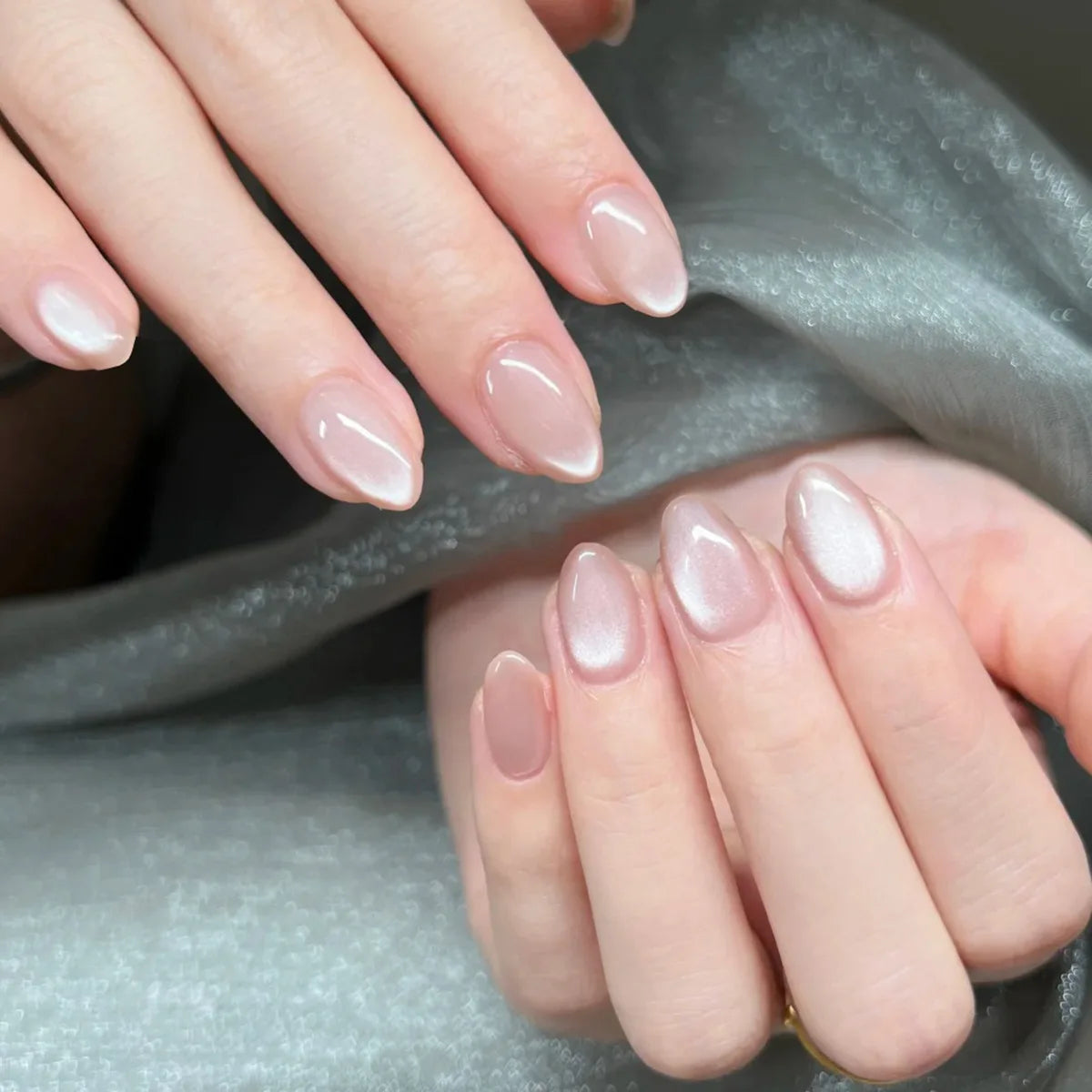 24Pcs Short Oval Head Blush Pink Press on Nails with Simple Designs Almond Nails Wearable Acrylic Full Cover Nail Tips with Glue